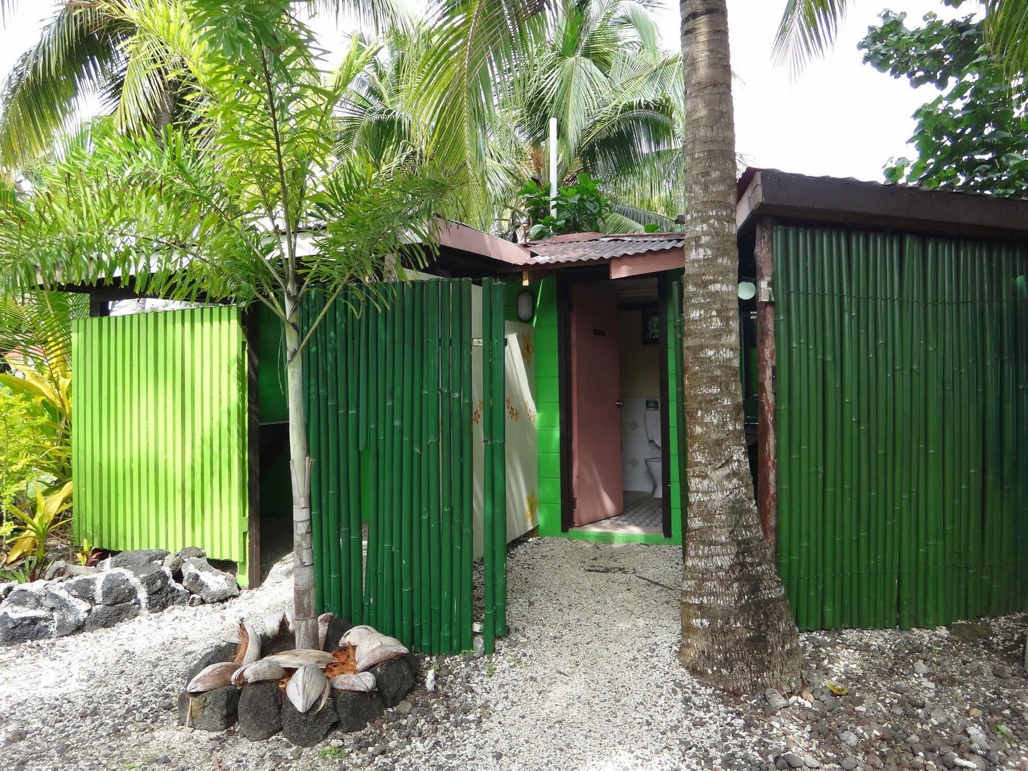 Vaimoana Seaside Lodge Savai'i Island エクステリア 写真